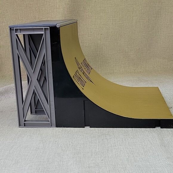 Tech Deck Skateboard Tony Hawk Vert Ramp Playset Toy Spin Master 2007 - Picture 3 of 8